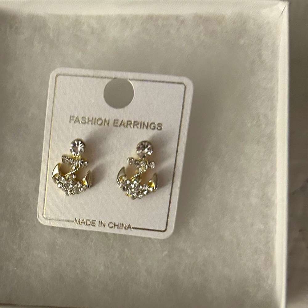 cute anchor silver stud earrings